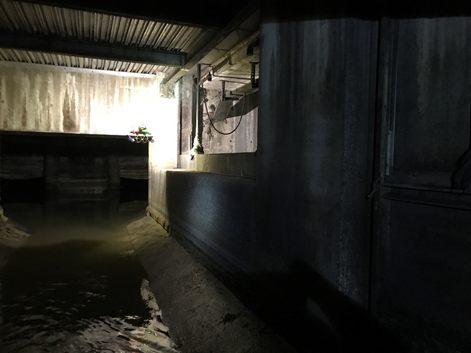 Nachteinsatz im Zulaufbauwerk direkt vor der Innsbrucker Kläranlage