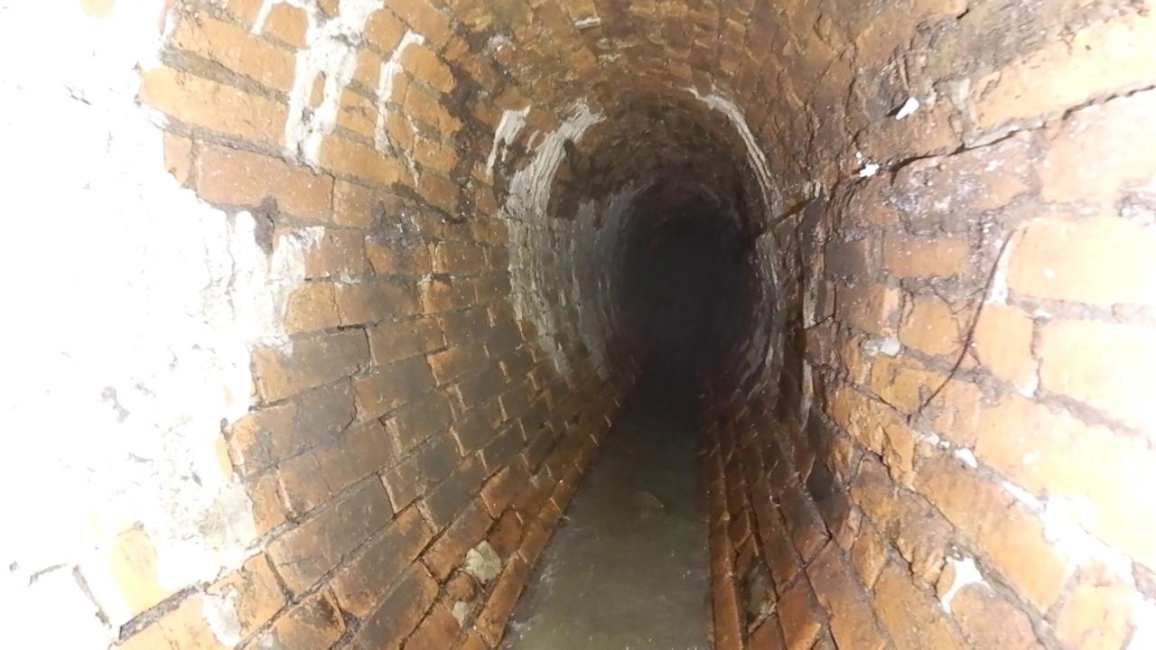 Aufnahme eines über 100 Jahre alten Mauerwerkskanals in 7 m Tiefe und unbekanntem Kanalverlauf
